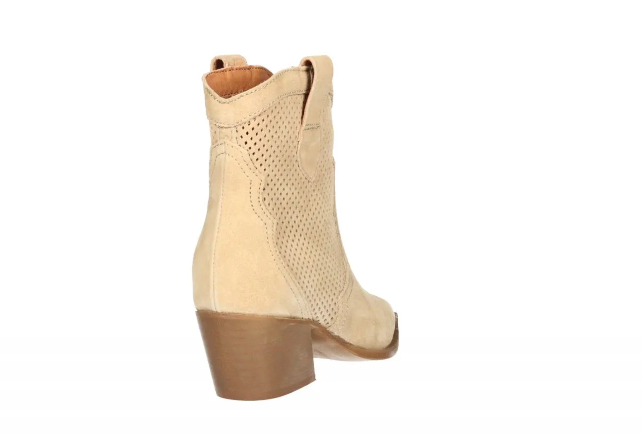 Botin Nobuck Camel CaÑa Picados Tacon Medio