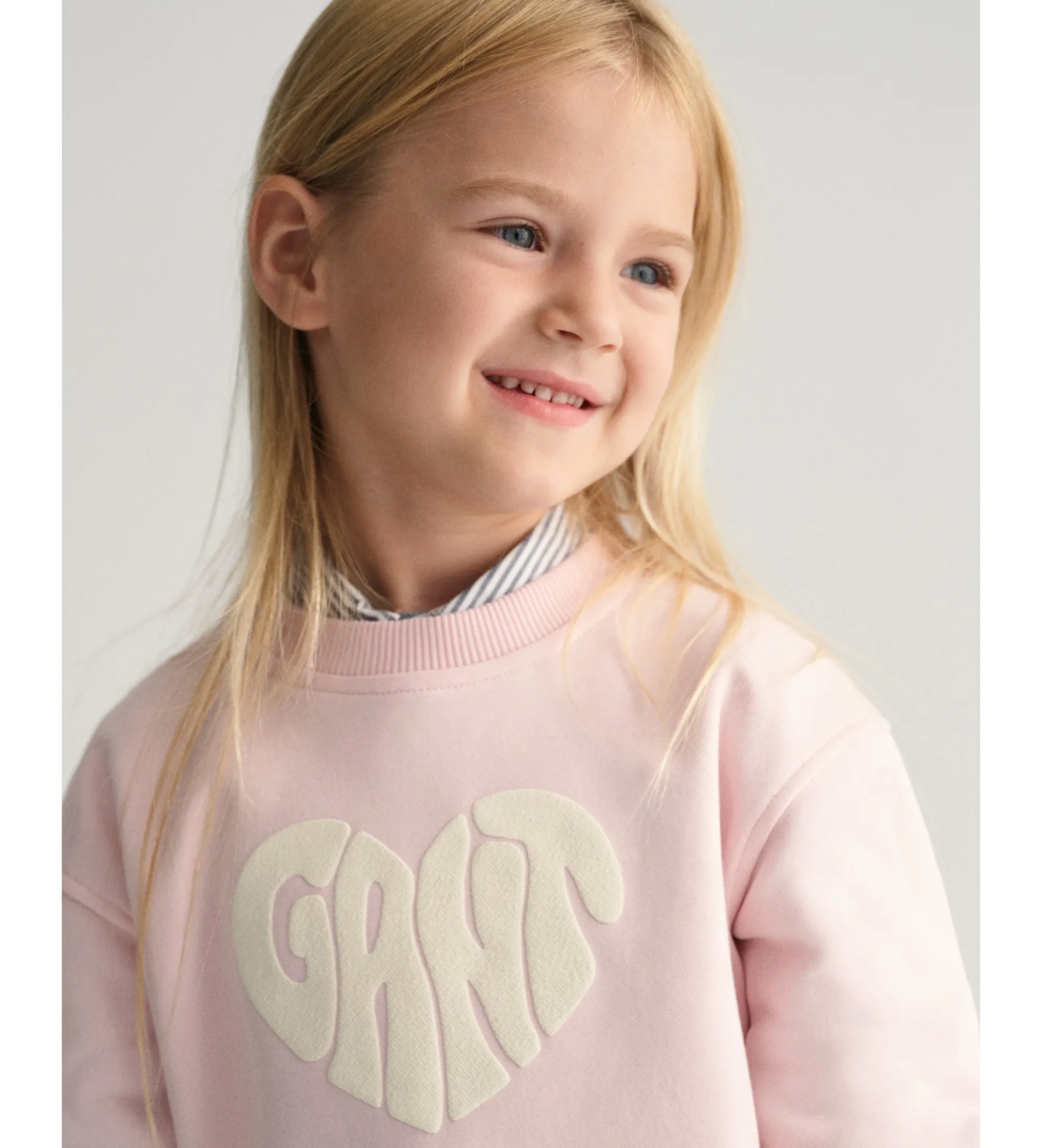 Sudadera de cuello redondo Heart Graphic rosa